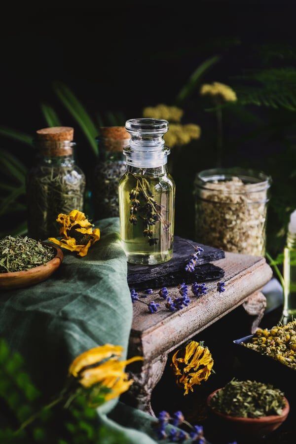 Natural botanicals and aromatic oils
